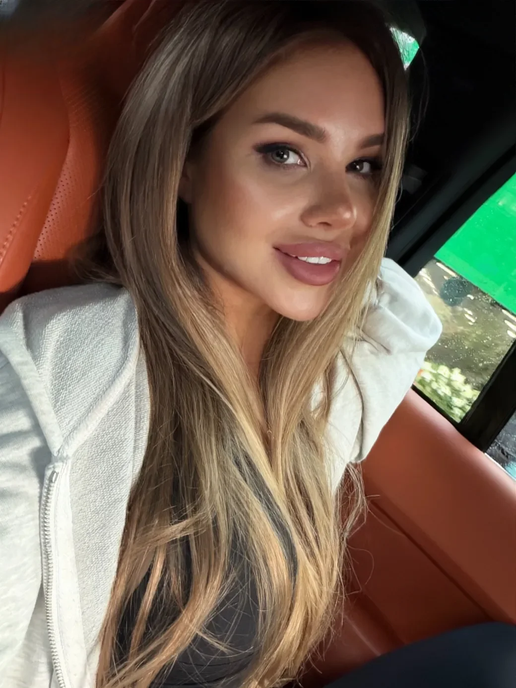 Samantha thumbnail 7