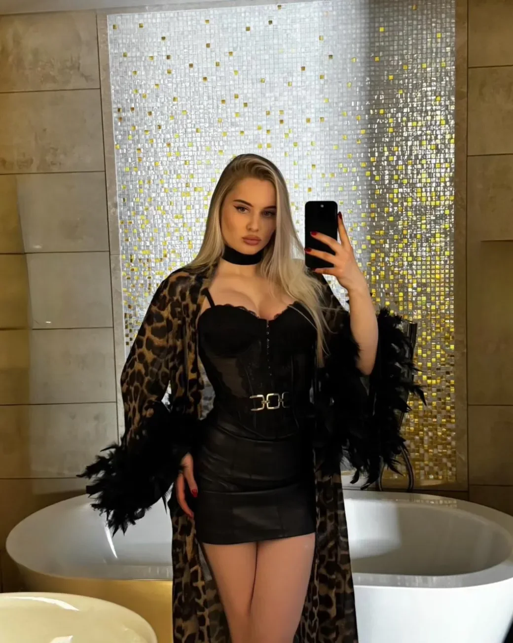 Alana sensual Sadist thumbnail 4