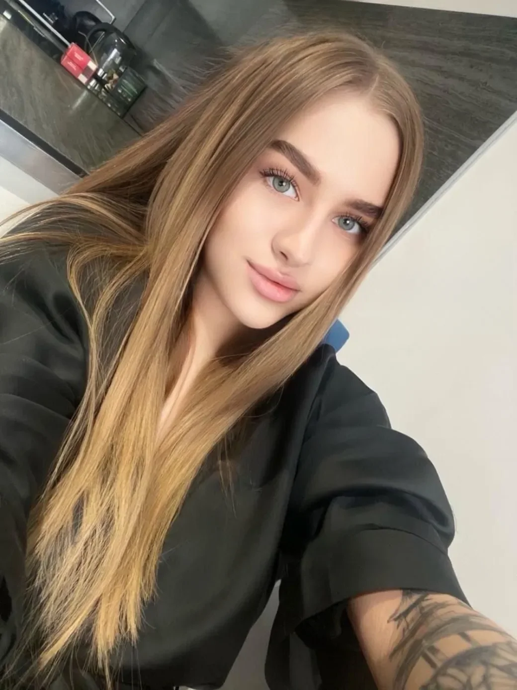 Emmi thumbnail 2
