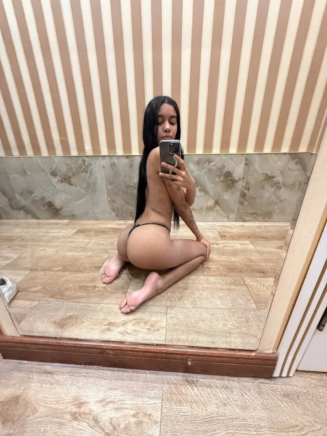 Liz thumbnail 8