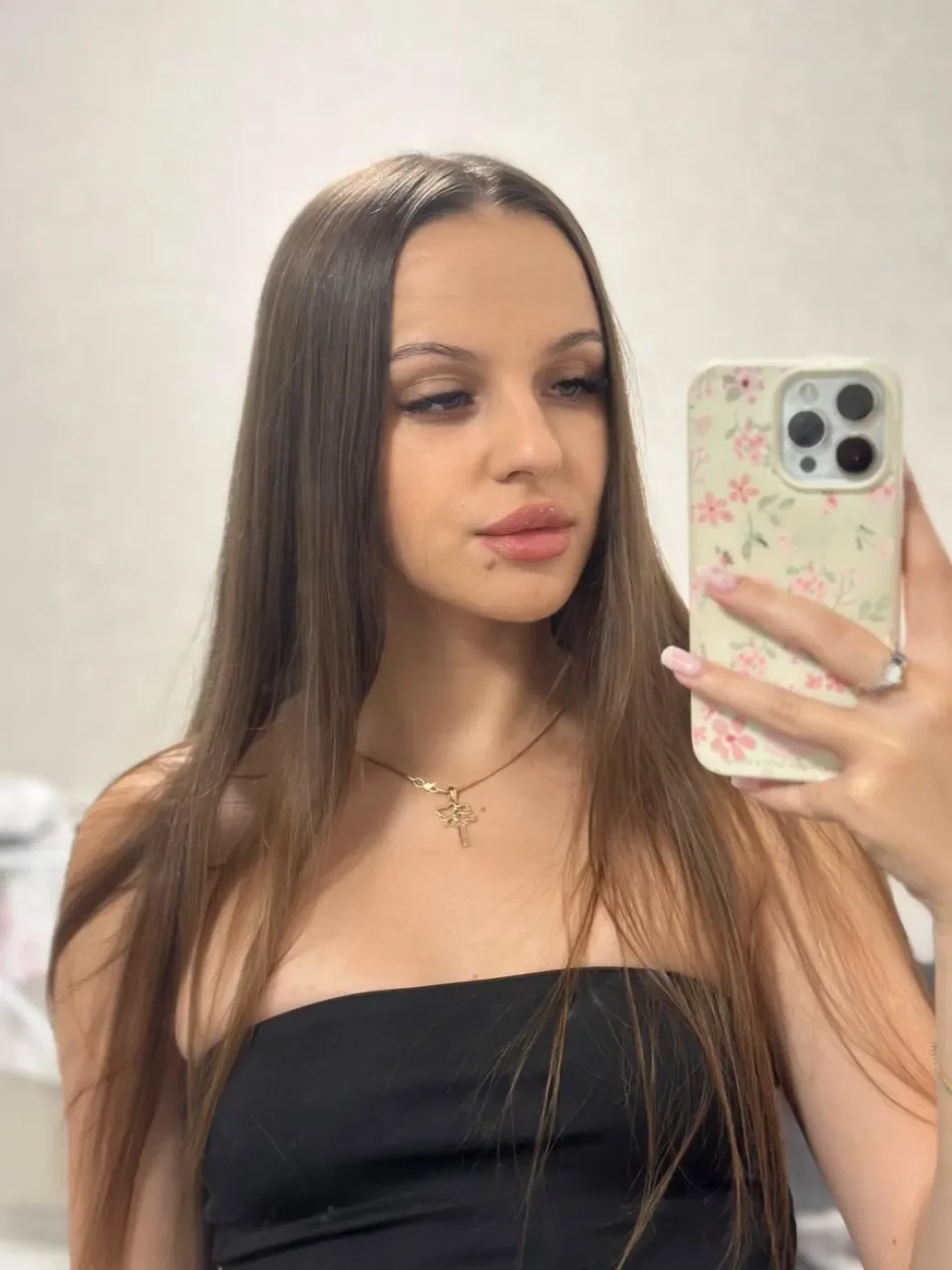 Angelika thumbnail 23