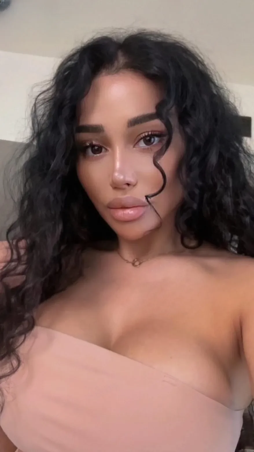 Leyla thumbnail 7